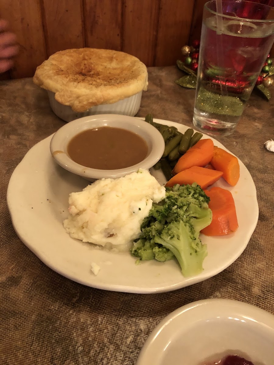 Cook's Buffet Cafe Bakery-9